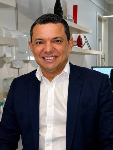 Dr. Tiago Barbosa
